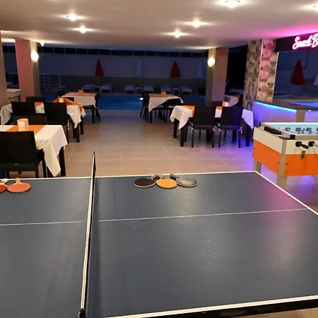 Ξενοδοχείο Roxx Royal