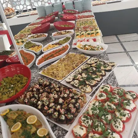 Roxx Royal Κουσάντασι