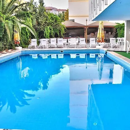 Roxx Royal Ξενοδοχείο Κουσάντασι