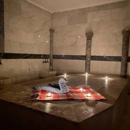 Roxx Royal Κουσάντασι